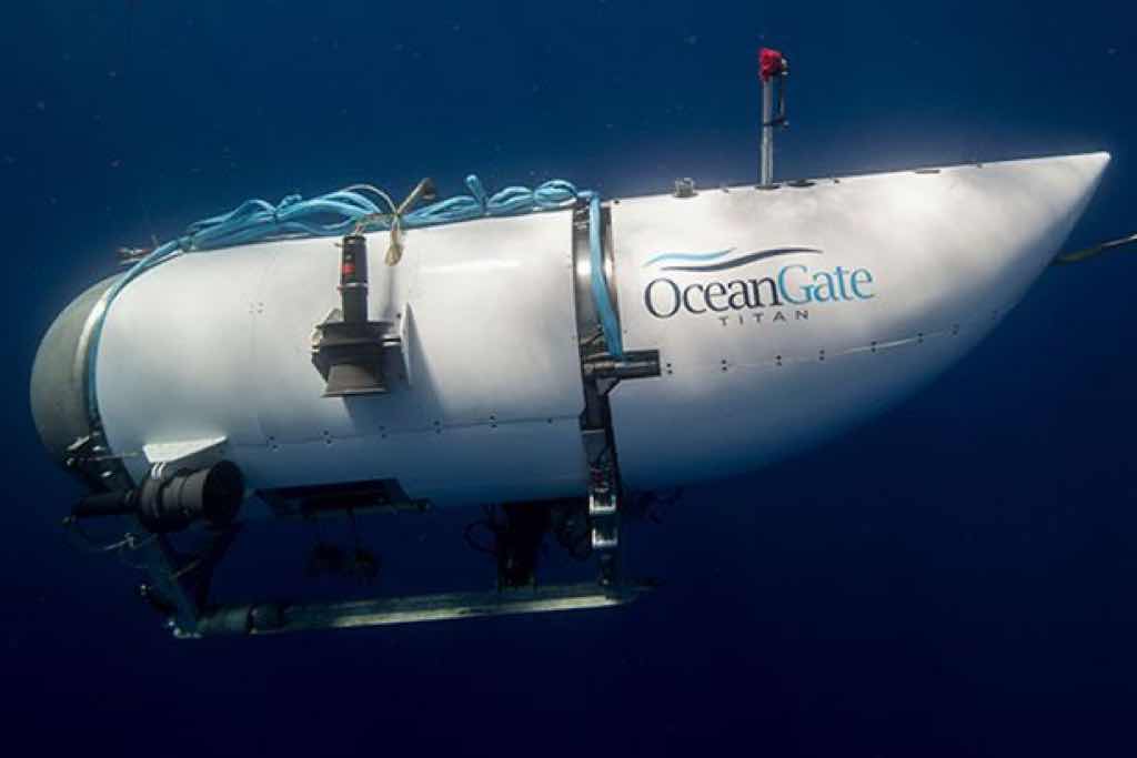 タイタニック号観光ツアー　５人乗った潜水艦が行方不明　残る酸素は…